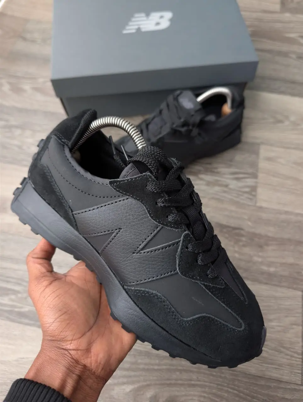 New Balance 327 Triple Black