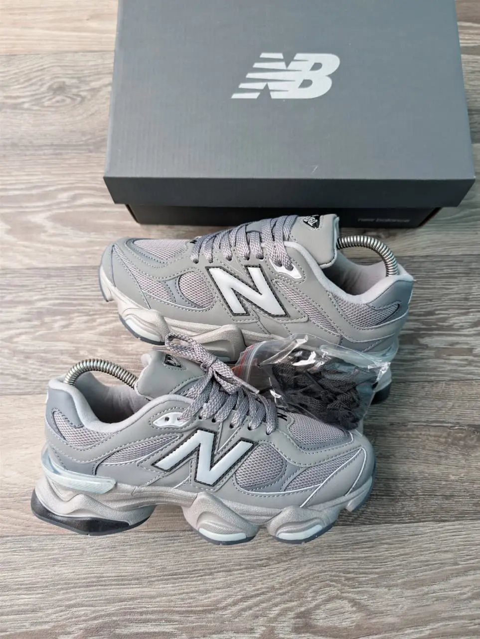 New Balance 9060 – Grey