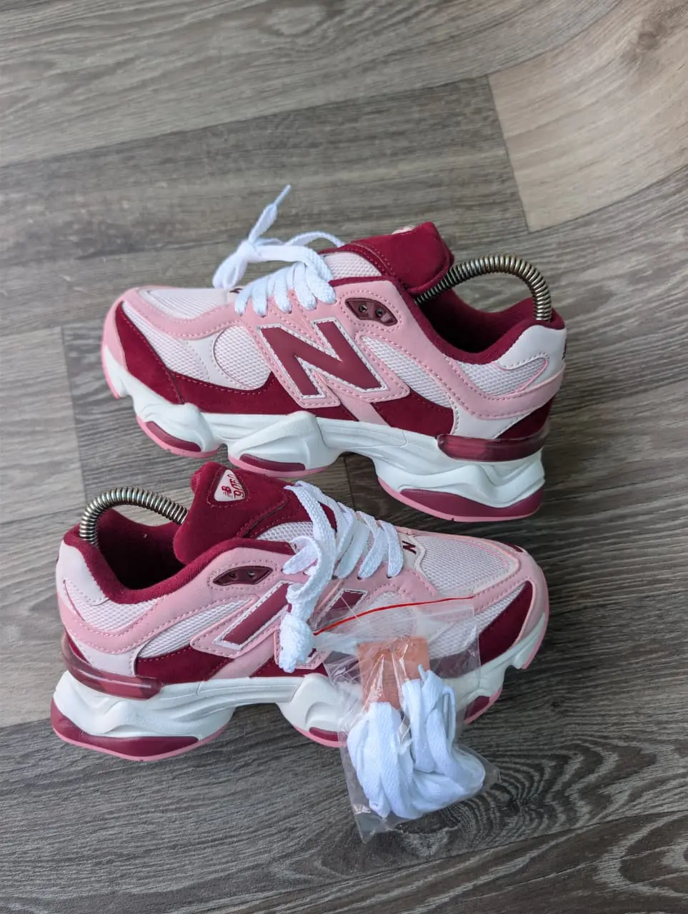 New Balance 9060 – Pink