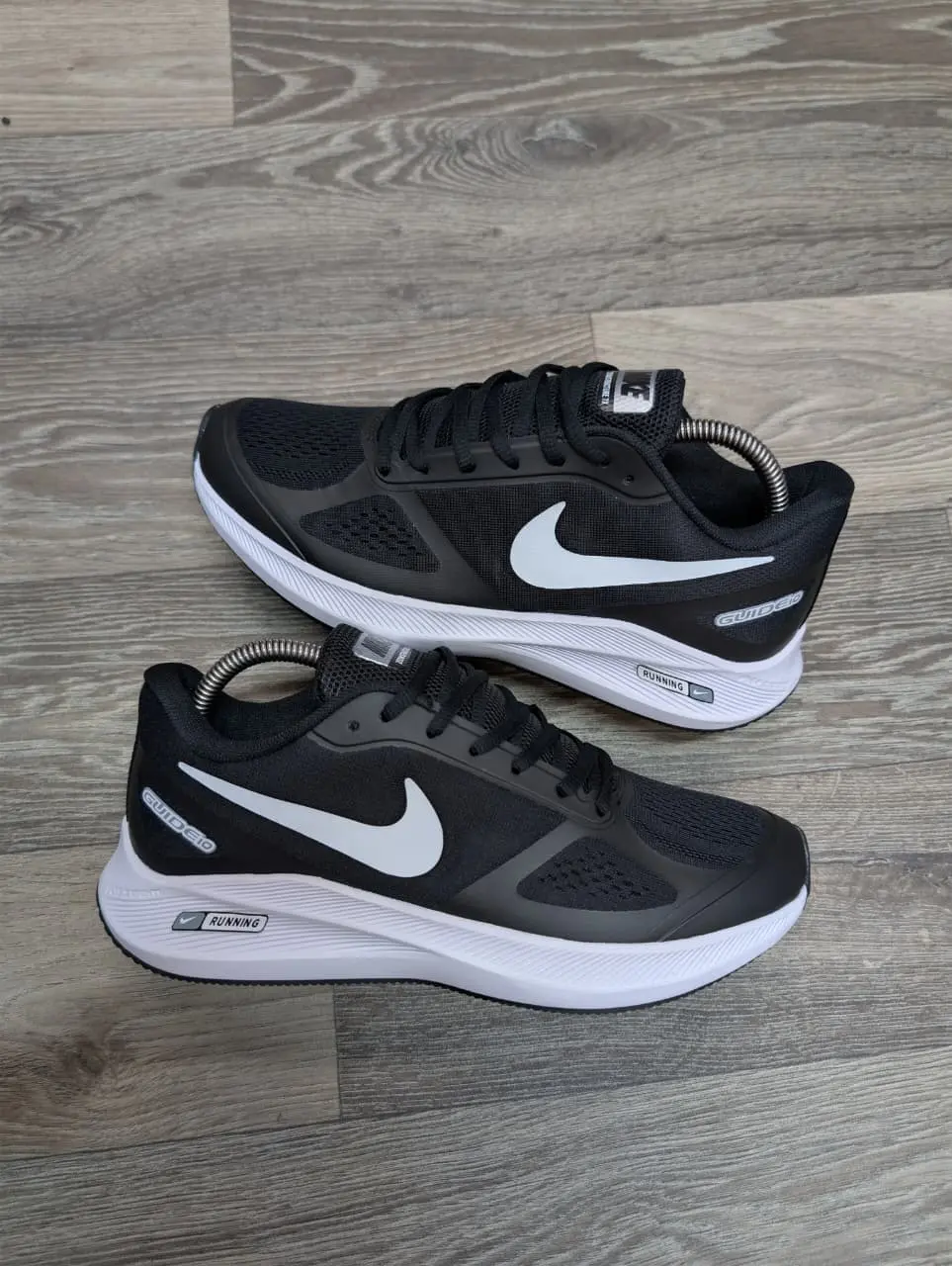 Nike Guide 10 Running Black/White